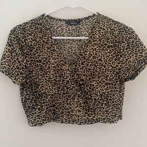 This is animal print crop top :)